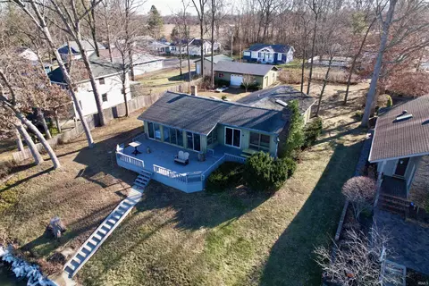 3020 E Country Club Dr, Rochester, IN 46975