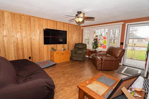 507 E Warfield St, Garrett, IN 46738 photo 3