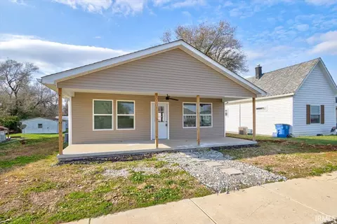609 S 8th St, Mitchell, IN 47446 photo 1