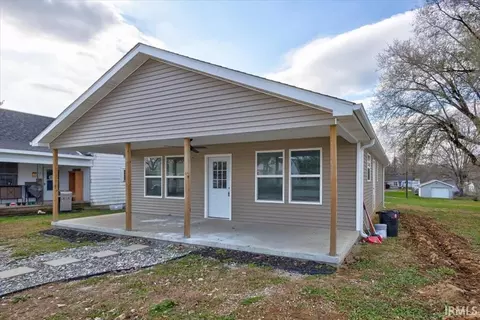 609 S 8th St, Mitchell, IN 47446 photo 2