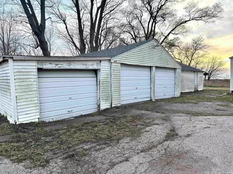1270 E Chalmers Rd, Chalmers, IN 47929 photo 2