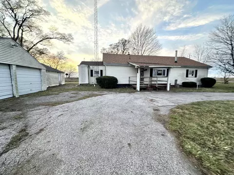 1270 E Chalmers Rd, Chalmers, IN 47929 photo 18