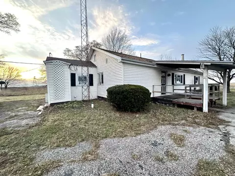 1270 E Chalmers Rd, Chalmers, IN 47929 photo 16