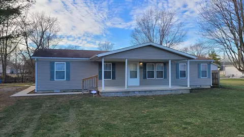 220 S Manor Ave, Albany, IN 47320