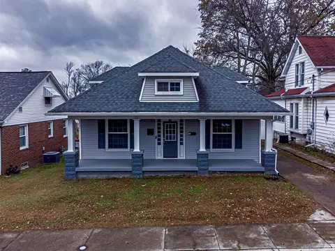 323 S Seventh St, Boonville, IN 47601