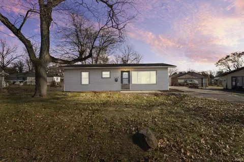 6211 Southcrest Rd, Fort Wayne, IN 46816