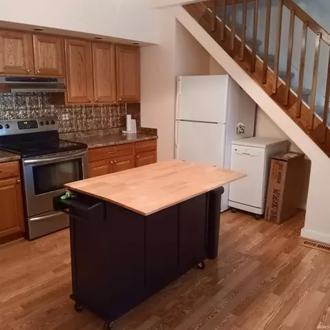 116 E High St, Garrett, IN 46738 photo 8