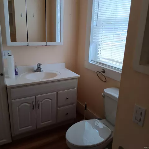 116 E High St, Garrett, IN 46738 photo 10