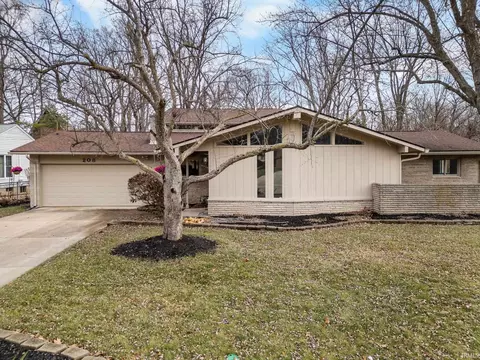 208 E Navajo St, West Lafayette, IN 47906