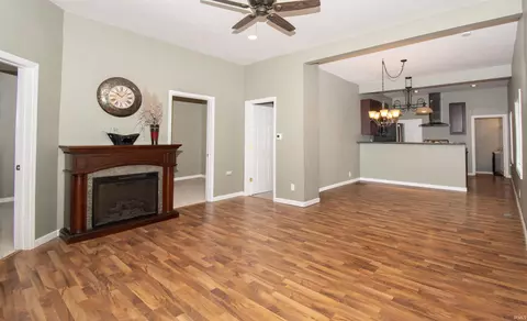 405 E King St, Garrett, IN 46738 photo 8