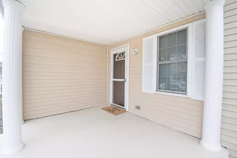 405 E King St, Garrett, IN 46738 photo 3