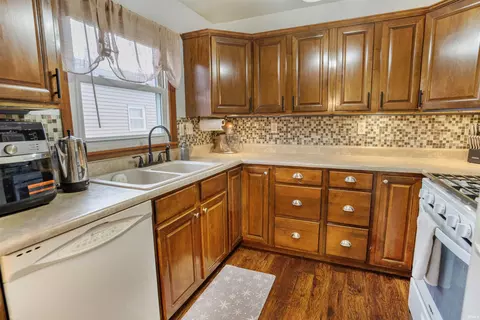 312 E 7th St, Brookston, IN 47923 photo 9