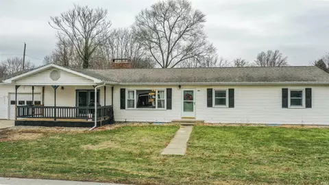 312 E 7th St, Brookston, IN 47923 photo 1