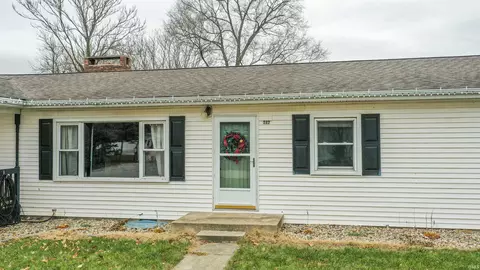 312 E 7th St, Brookston, IN 47923 photo 2