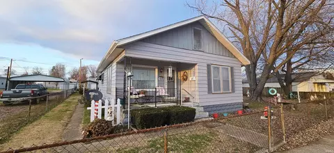 218 Mcdowell St, Mount Carmel, IL 62863 photo 2