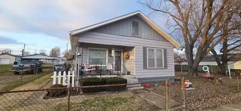 218 Mcdowell St, Mount Carmel, IL 62863 photo 3