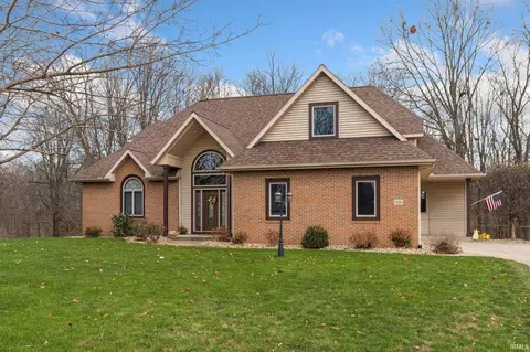 828 Lydia Dr, Warsaw, IN 46582