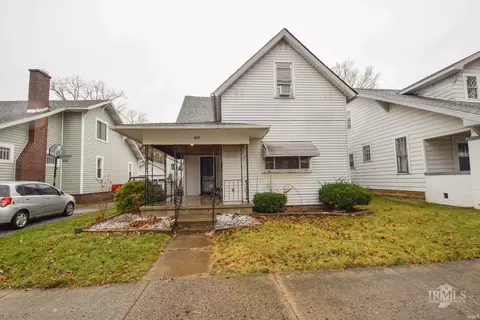 619 N High St, Hartford City, IN 47348