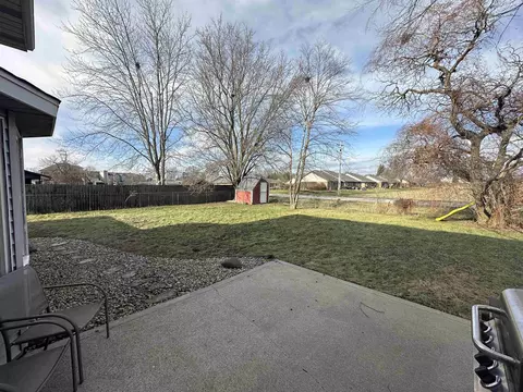 8511 Edgerose Dr, New Haven, IN 46774 photo 21