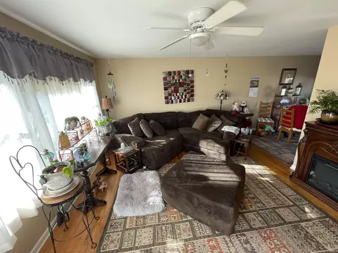 Living - 4016 W Stapleton Ave, Bloomington, IN 47403 photo 1 of 2