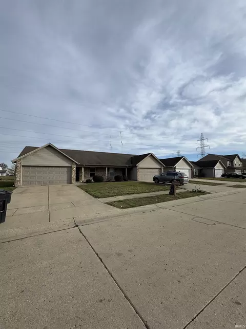 419-421 Vineyards Ct, Lafayette, IN 47905