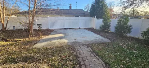 205 E 3rd St, Mount Carmel, IL 62863 photo 11