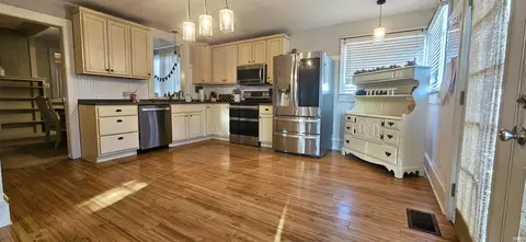 205 E 3rd St, Mount Carmel, IL 62863 photo 15