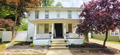 205 E 3rd St, Mount Carmel, IL 62863 photo 2