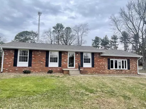 1204 Christopher Dr, Boonville, IN 47601