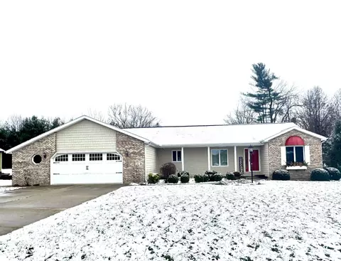 104 Wild Cherry Ln, North Manchester, IN 46962