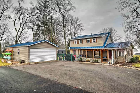 708 E Rose Ln, Syracuse, IN 46567 photo 1