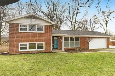 1702 E Sheridan St, Warsaw, IN 46580