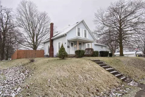 612 E Main St, Albion, IN 46701 photo 1