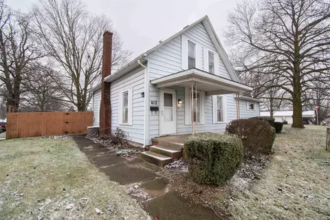 612 E Main St, Albion, IN 46701 photo 3