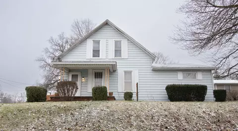 612 E Main St, Albion, IN 46701 photo 2