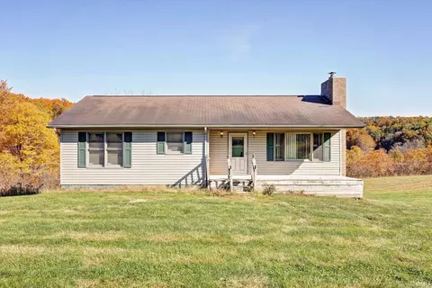 1082 N Holtsclaw Rd, Bloomfield, IN 47424