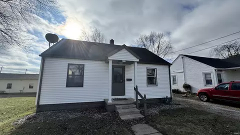 1753 E Clinton St, Frankfort, IN 46041