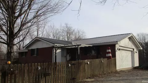 2710 N Fox Farm Rd, Warsaw, IN 46580