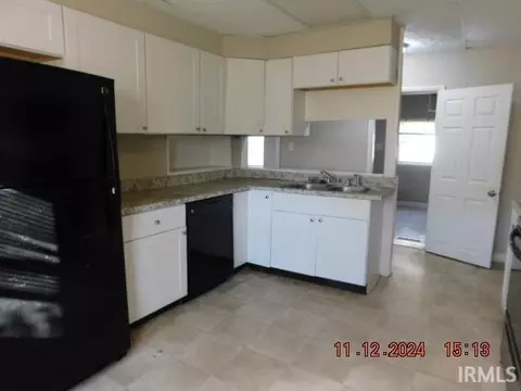 109 W Main St, Mooreland, IN 47360 photo 3