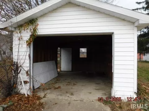 109 W Main St, Mooreland, IN 47360 photo 15