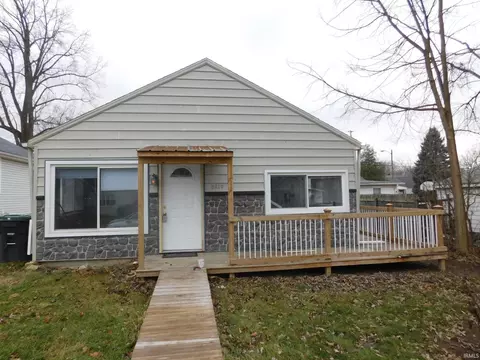 2117 W 11th St, Muncie, IN 47302
