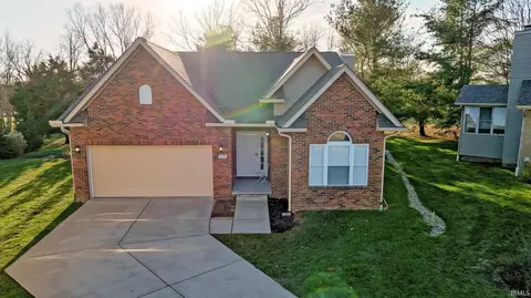 1310 S Hearthstone Ct, Bloomington, IN 47401