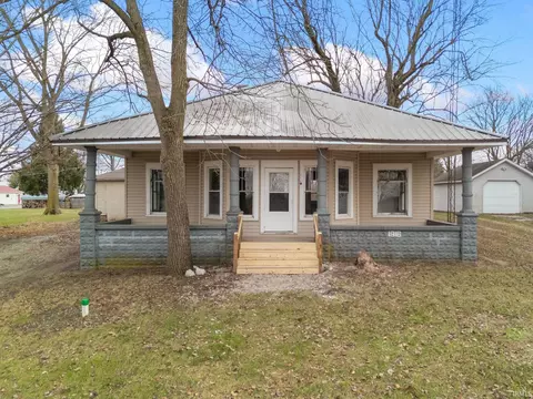 109 W Center St, Burket, IN 46508