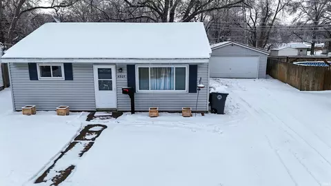 4809 Warren Dr, Evansville, IN 47710