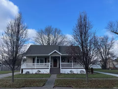 322 N Brooks St, Francesville, IN 47946
