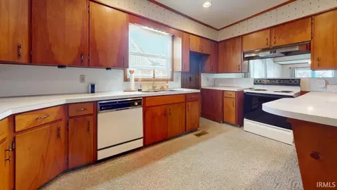 308 E 8th St, Bicknell, IN 47512 photo 6