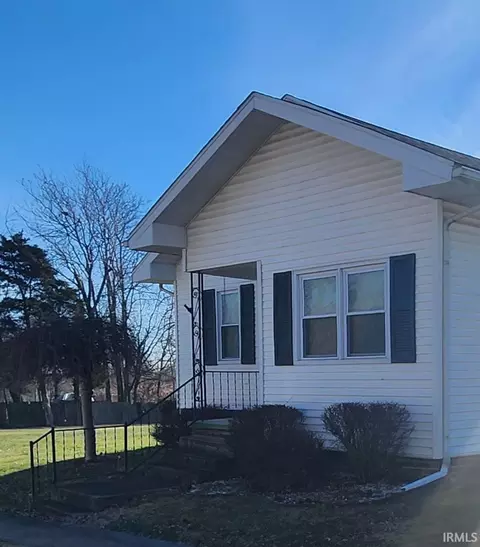 308 E 8th St, Bicknell, IN 47512 photo 2