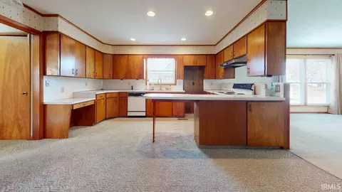 308 E 8th St, Bicknell, IN 47512 photo 5