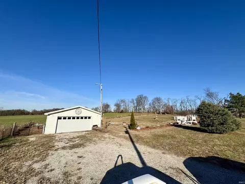 10526 W 800 S, Owensville, IN 47665