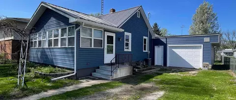 305 W New York St, Knox, IN 46534